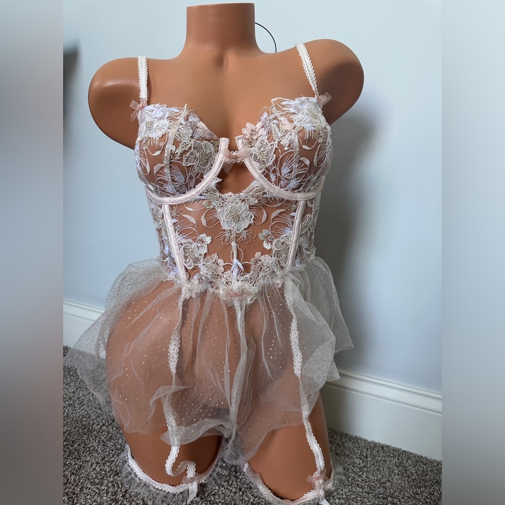 For love and lemons intimates & sleepwear
